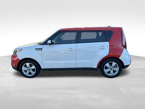 Used 2017 Kia Soul image 2