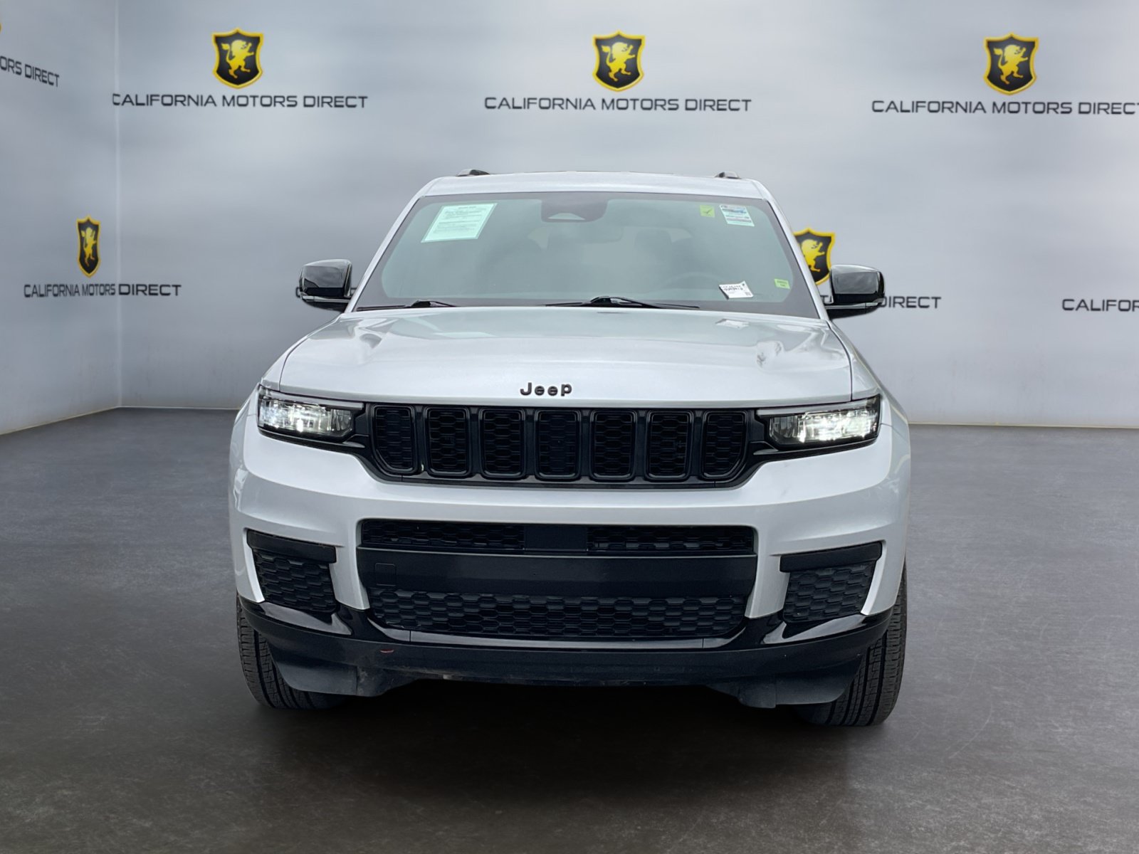 Used 2024 Jeep Grand Cherokee L Laredo AWD/4WD image 2