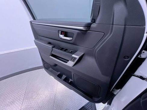Used 2025 Toyota Tundra Platinum AWD/4WD image 30