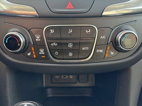 Used 2020 Chevrolet Equinox LT image 33