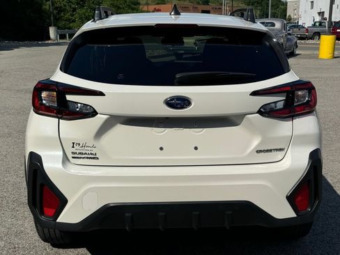 Used 2025 Subaru Crosstrek 2.5i Premium AWD/4WD image 6