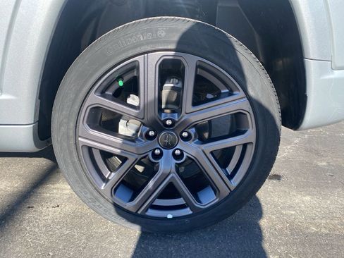 Used 2025 Jeep Compass Limited w/ High Altitude Package image 11