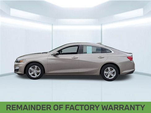 Used 2025 Chevrolet Malibu LT FWD image 2