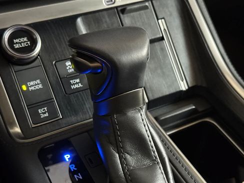 Used 2024 Lexus GX 550 w/ Accessory Package (Z1) AWD/4WD image 25
