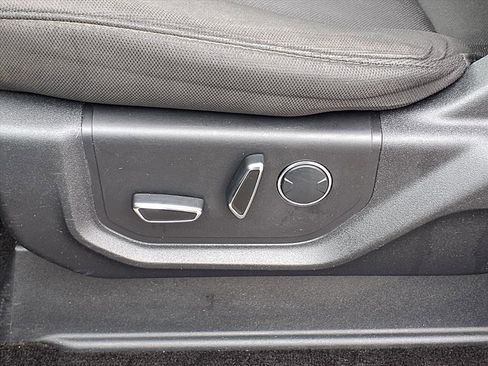 Used 2018 Ford F150 XLT w/ Equipment Group 302A Luxury image 4