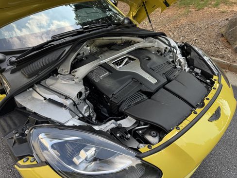 Used 2021 Aston Martin DBX image 17