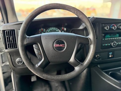 Used 2015 GMC Savana 3500 image 10