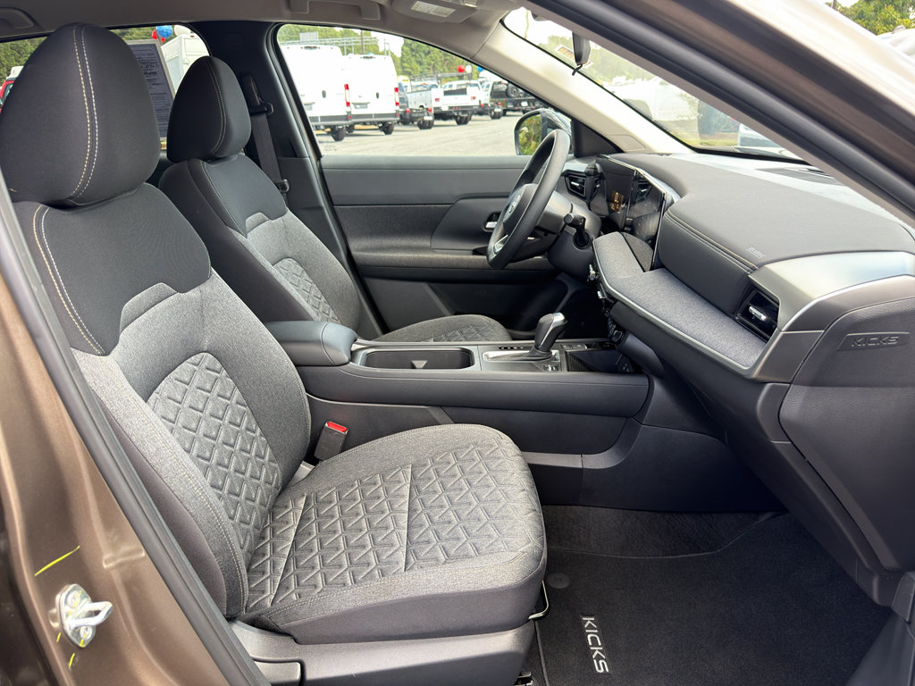 Used 2026 Nissan Kicks SV FWD image 22