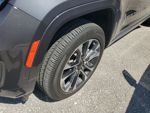 Used 2021 Jeep Grand Cherokee L Overland w/ Advanced Protech Group III AWD/4WD image 5