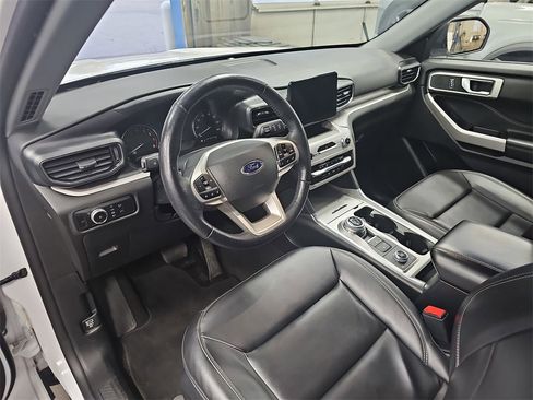 Used 2023 Ford Explorer XLT w/ Equipment Group 202A image 16