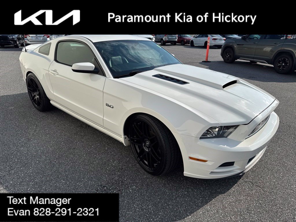Used 2013 Ford Mustang GT Premium w/ Comfort Pkg RWD image 3