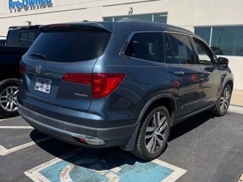 Used 2017 Honda Pilot Touring image 5