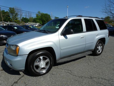 Used 2008 Chevrolet TrailBlazer LT w/ Sun And Sound Package AWD/4WD image 1