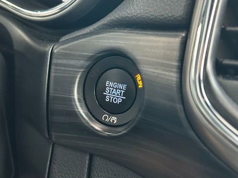 Used 2019 Jeep Grand Cherokee Laredo image 46