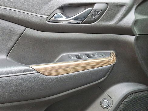 Used 2022 GMC Acadia SLE w/ Driver Convenience Package image 13