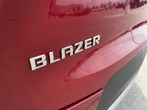 Used 2019 Chevrolet Blazer LT FWD image 12