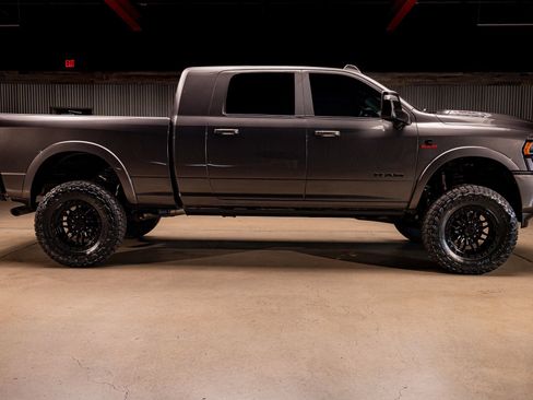 Used 2024 RAM 2500 Limited image 11