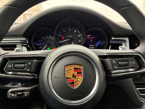 Certified 2026 Porsche Macan AWD/4WD image 15