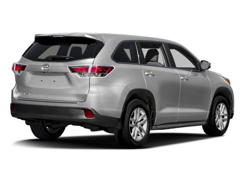 Used 2016 Toyota Highlander LE AWD/4WD image 5