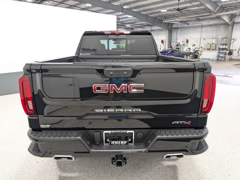 Used 2025 GMC Sierra 1500 AT4 w/ AT4 Premium Package image 4