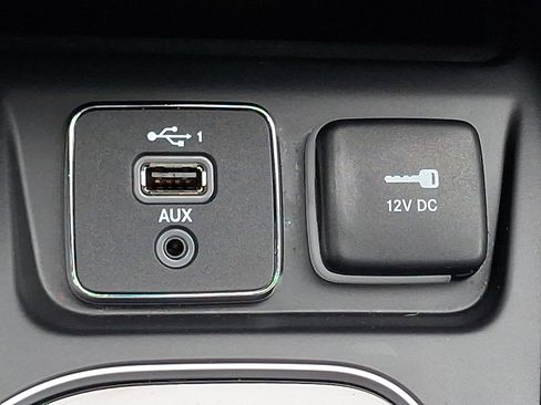 Used 2022 Jeep Cherokee Limited w/ Elite Package image 30