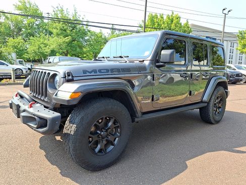 Used 2019 Jeep Wrangler Unlimited Sahara w/ Quick Order Package 24M Moab AWD/4WD image 3