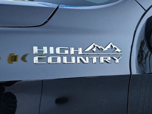 New 2026 Chevrolet Suburban High Country AWD/4WD image 6