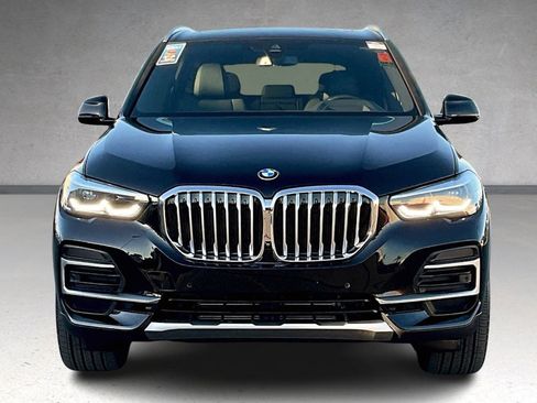 Used 2022 BMW X5 xDrive40i w/ Premium Package image 3
