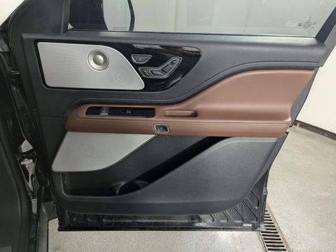 Used 2025 Lincoln Aviator Reserve w/ Equipment Group 201A image 23