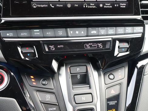 New 2026 Honda Odyssey Touring image 17