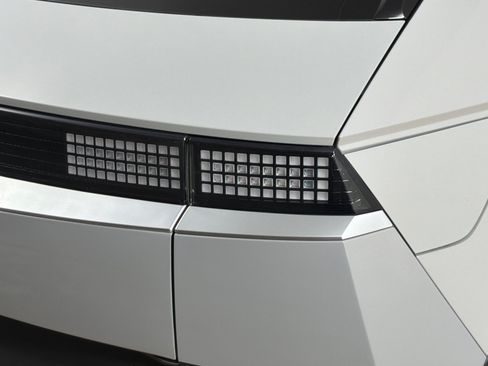 Used 2023 Hyundai Ioniq 5 SEL RWD image 27
