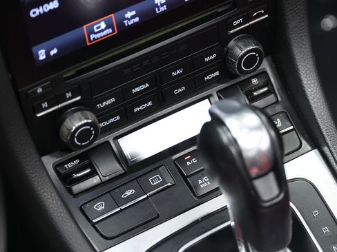 Used 2017 Porsche 718 Boxster S image 31