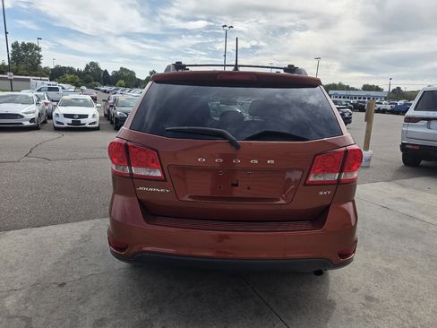 Used 2014 Dodge Journey SXT image 6