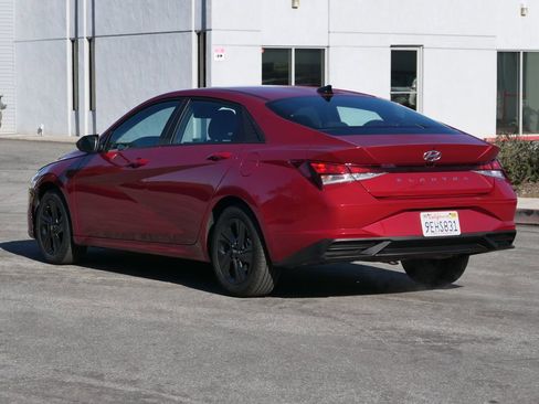 Certified 2023 Hyundai Elantra SEL image 5