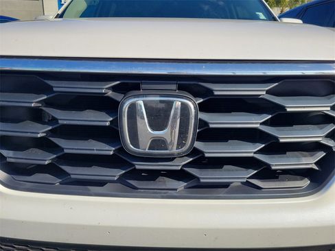 Used 2025 Honda Pilot EX-L image 13