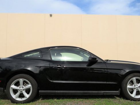 Used 2012 Ford Mustang GT RWD image 7