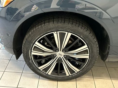 Certified 2023 Volvo XC60 B5 Plus w/ Climate Package image 8