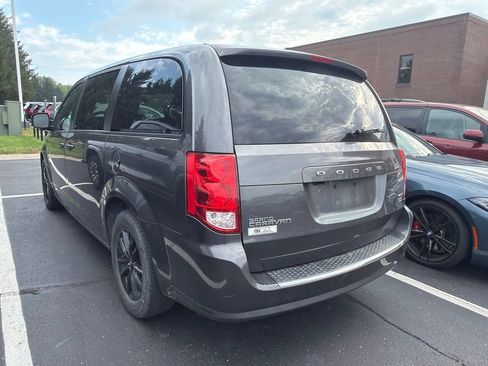 Used 2019 Dodge Grand Caravan GT FWD image 2