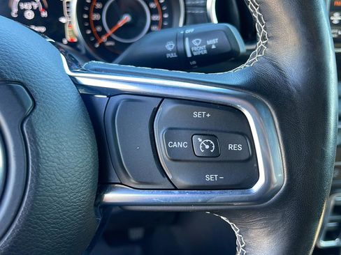 Used 2020 Jeep Gladiator Overland AWD/4WD image 16