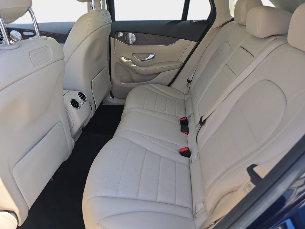 Used 2019 Mercedes-Benz GLC 300 4MATIC image 17