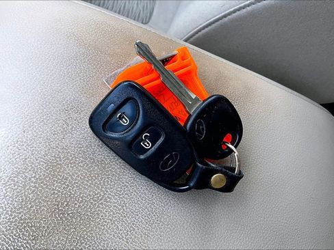 Used 2007 Hyundai Santa Fe SE FWD image 11