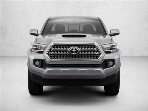 Used 2017 Toyota Tacoma TRD Sport w/ Tow Package (A/T) image 12