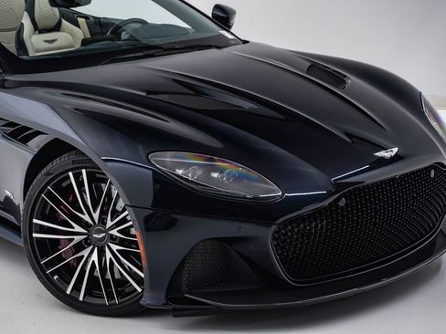 Used 2022 Aston Martin DBS Superleggera Volante RWD image 4