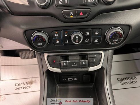 Used 2022 GMC Terrain SLT image 45