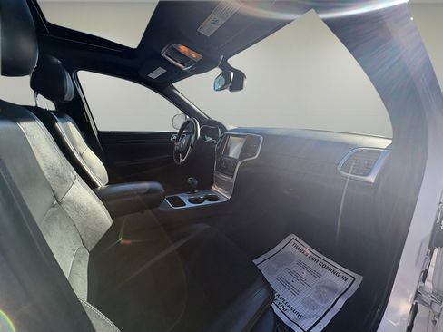 Used 2015 Jeep Grand Cherokee Altitude image 41