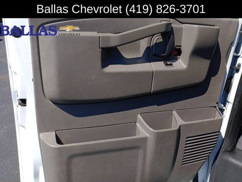 Used 2017 Chevrolet Express 2500 LS RWD image 23