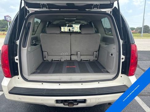 Used 2014 GMC Yukon XL SLT w/ SLT-2 Equipment Package AWD/4WD image 14
