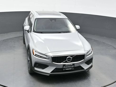 Used 2025 Volvo V60 B5 Cross Country Plus AWD/4WD image 27