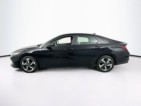 Used 2023 Hyundai Elantra SEL w/ Convenience Package FWD image 8