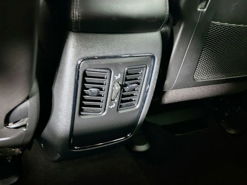 Used 2019 Jeep Grand Cherokee Laredo image 31